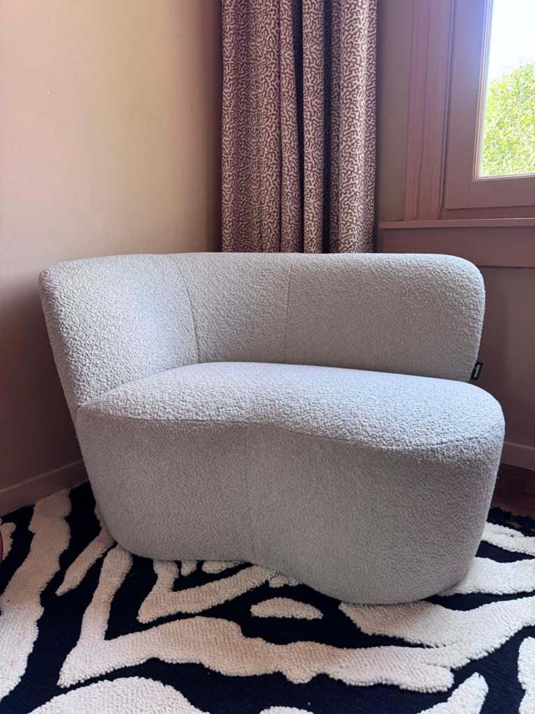 Klein bankje boucle van merk Wood -  Crème Wit, Ophalen, Tweepersoons, Zo goed als nieuw, Minder dan 150 cm