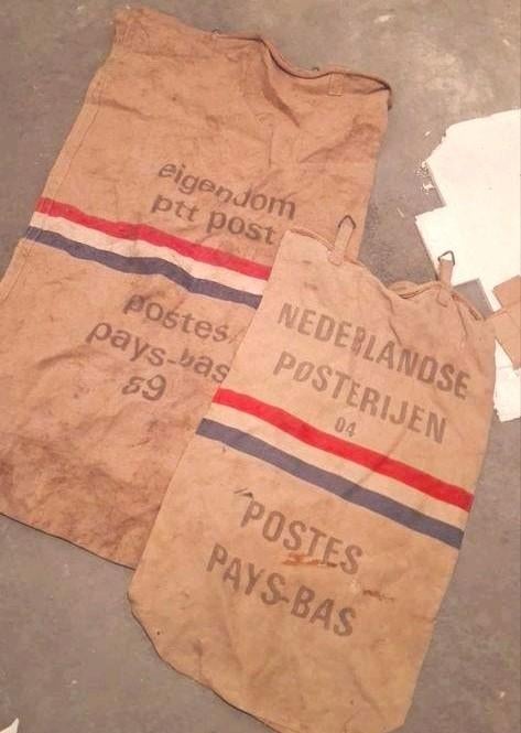 2 vintage postzakken, Ophalen of Verzenden, Gebruiksvoorwerp