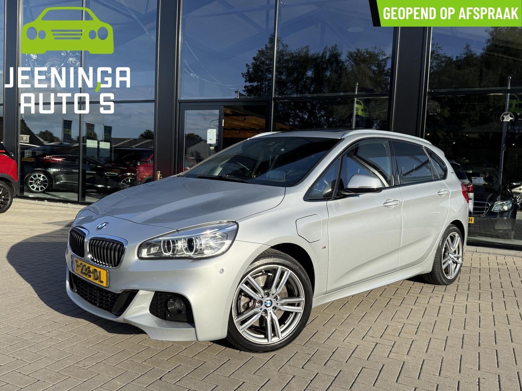 BMW 2-serie Active Tourer 225xe iPerformance Centennial Exec, Auto's, Automaat, Gebruikt, Leder, Bedrijf