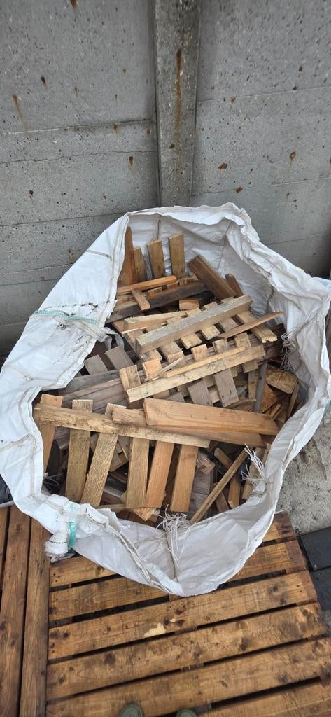Stookhout - Palletresten en diverse houten blokken, Tuin en Terras, Haardhout, Minder dan 3 m³, Ophalen, Overige houtsoorten, Blokken