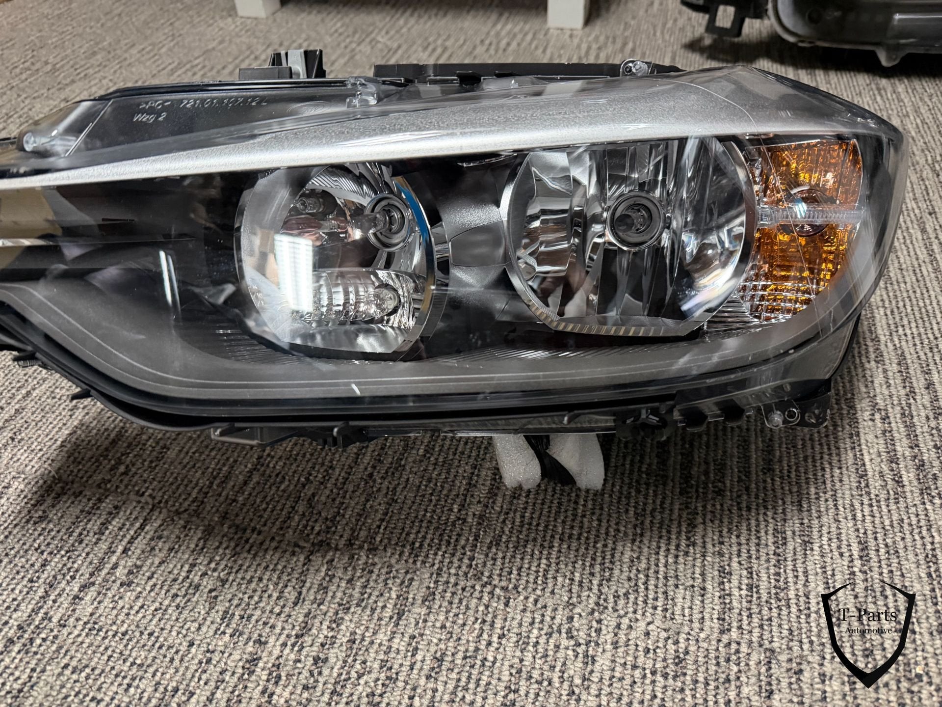bmw 3 serie f30 links koplamp 63117259523 lamp, Petuelring 130
80788  Munich, DE, Gebruikt, Info@bmw.de, Ophalen of Verzenden