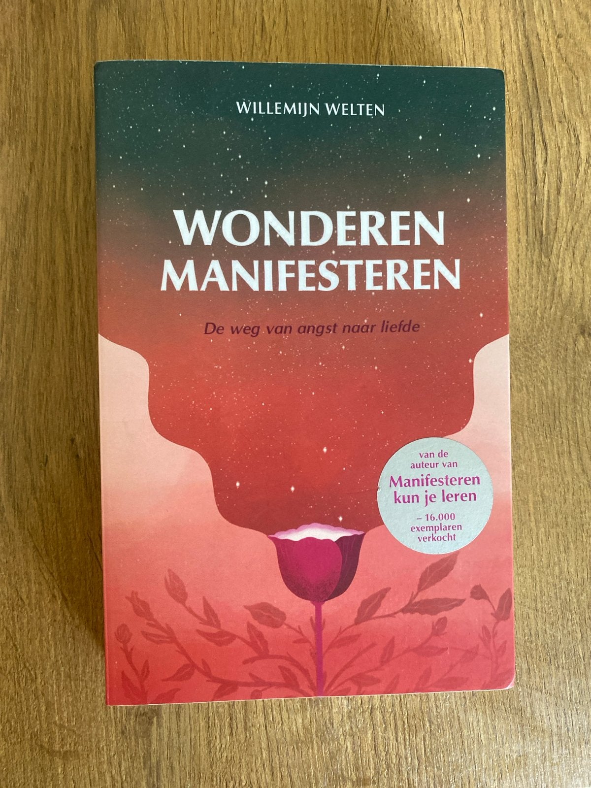 Wonderen Manifesteren: De weg van angst naar liefde, Ophalen of Verzenden, Zo goed als nieuw, Spiritualiteit algemeen, Achtergrond en Informatie