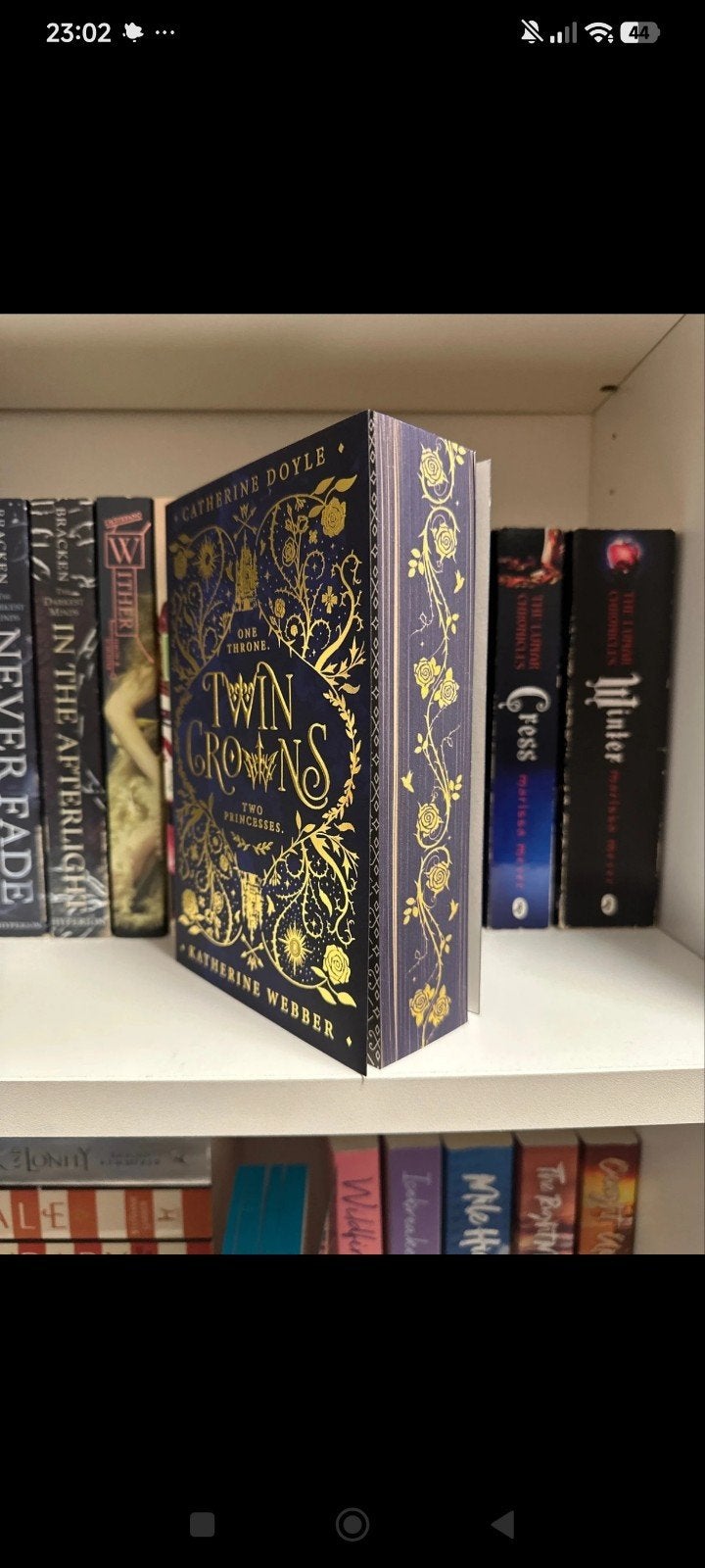 Twin Crowns - Catherine Doyle & Katherine Webber (Fairyloot), Boeken, Fantasy, Ophalen of Verzenden, Zo goed als nieuw, Catherine Doyle & Katherine Webber