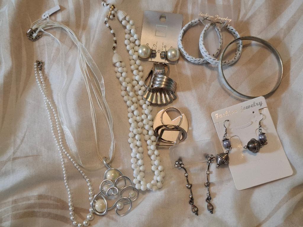Kleine PARTIJ sieraden 3,50 euro, Ophalen of Verzenden, Zo goed als nieuw, Overige kleuren, Overige materialen