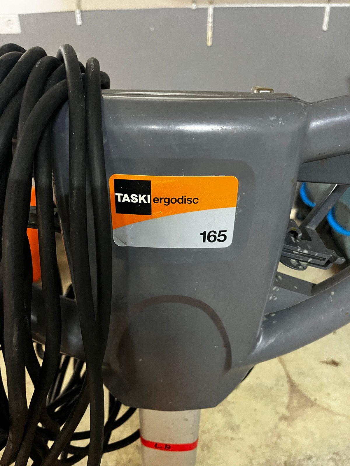 TASKI ergodisc 165, duo en 400 schrobmachines, Zakelijke goederen, Machines en Bouw | Onderhoud en Reiniging, Ophalen of Verzenden