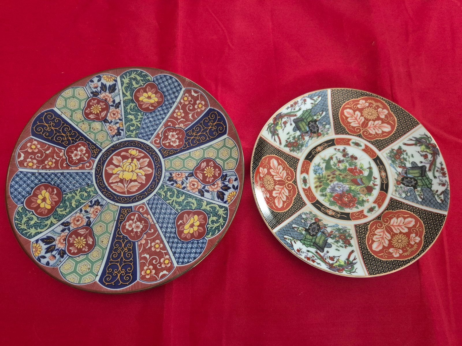 Decoratieve Japanse borden met pauwen en bloemmotieven, Antiek en Kunst, Ophalen of Verzenden