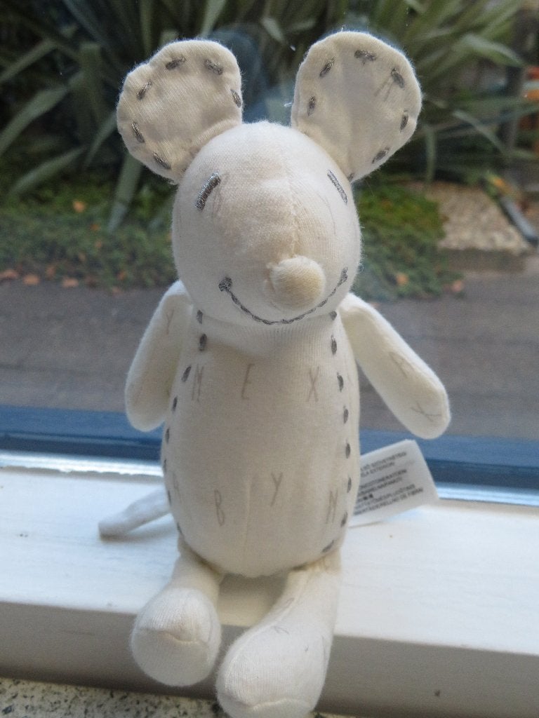 Muis muisje merk MEXX wit met grijs stiksel meet ca 18 cm, Muis, Korrelvulling, Ophalen of Verzenden, Zo goed als nieuw