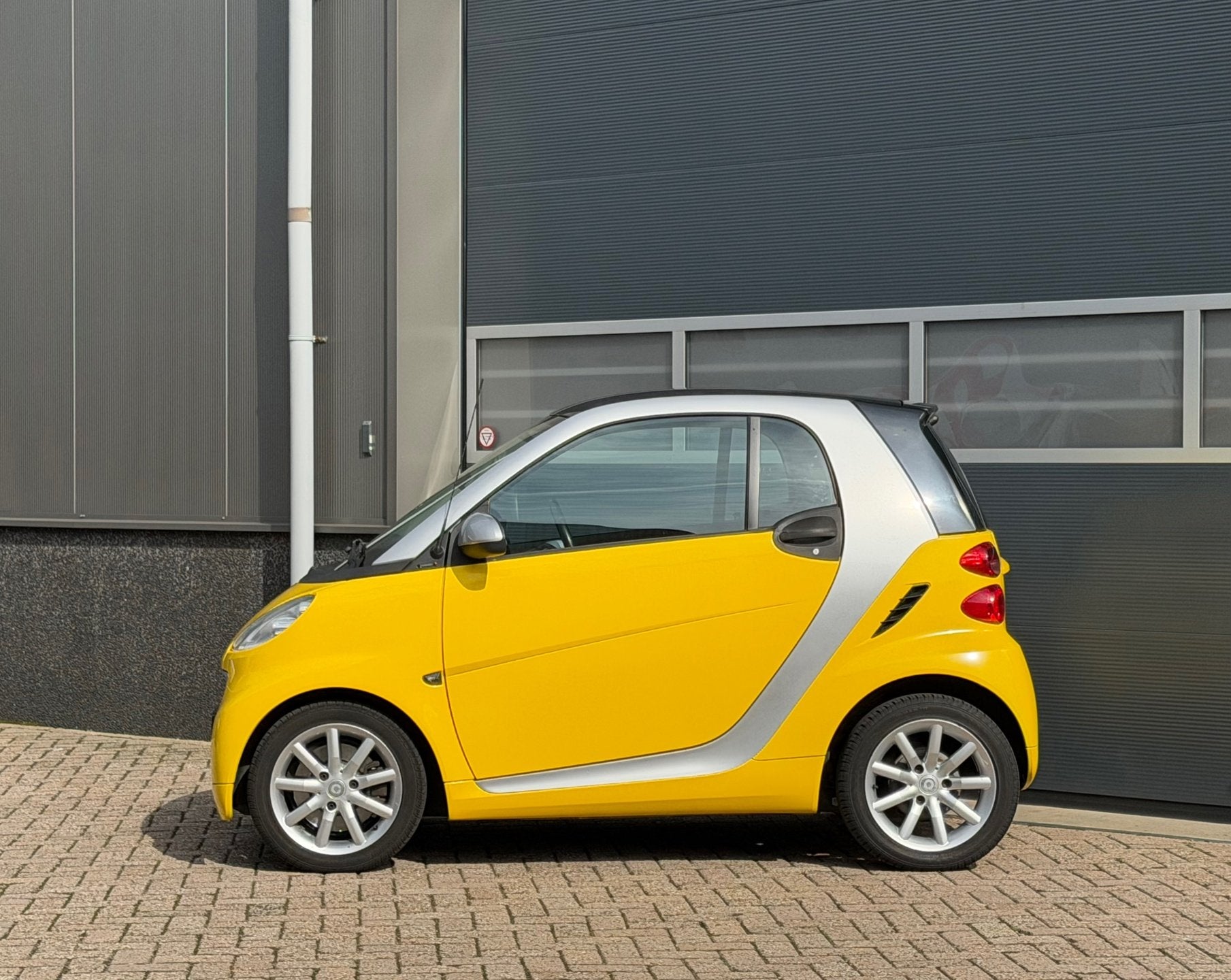 Smart Fortwo coupé 1.0 mhd Passion bj.2011 Airco|Pano|Autom, Auto's, Euro 5, Gebruikt, 18 €/maand, 23 km/l