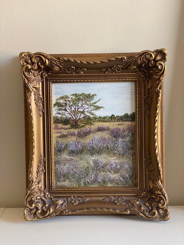 Schilderij bloeiende heide in rijk gedecoreerde lijst, Antiek en Kunst, Ophalen of Verzenden