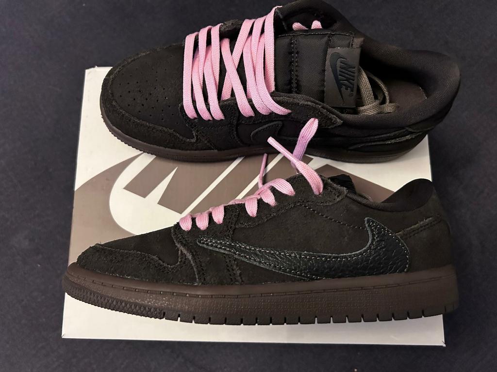 Jordan 1 Retro Low OG SP Travis Scott Velvet Brown maat 33.5, Kinderen en Baby's, Kinderkleding | Schoenen en Sokken, Jongen of Meisje