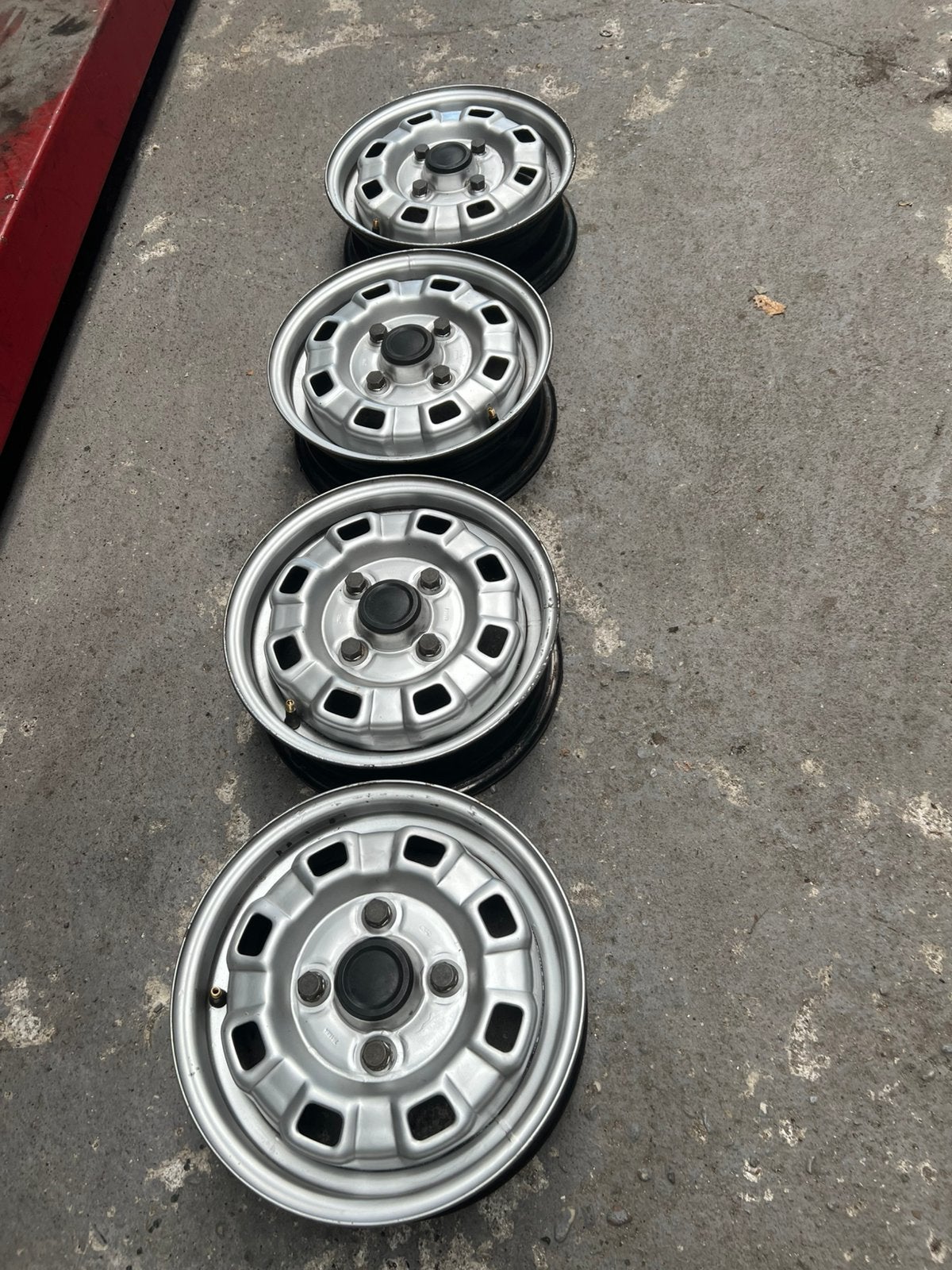 12 inch velgen Ford Fiesta mk 1, Ophalen