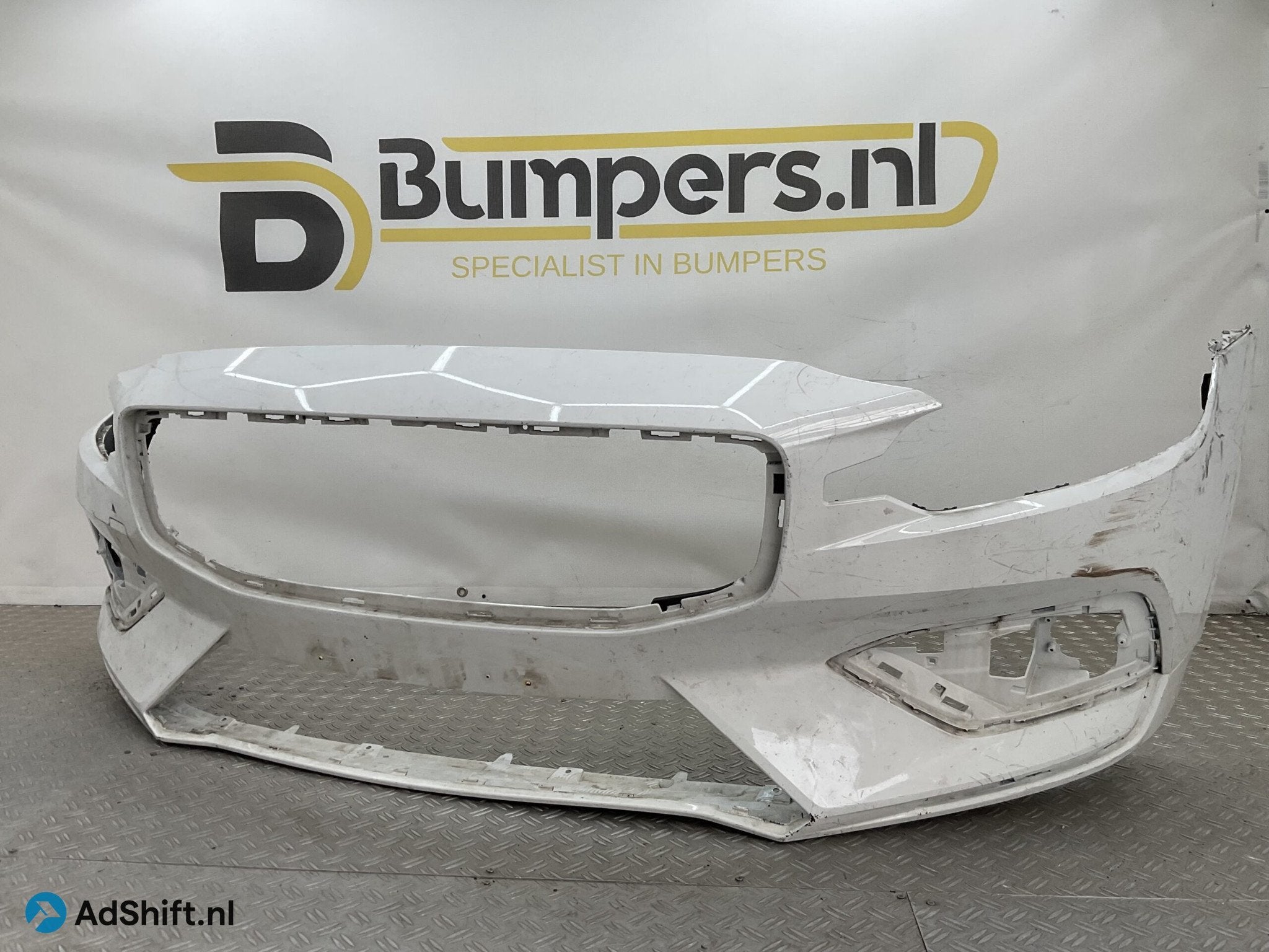 Bumper Volvo S60 V60 2018-2022 31690589 Voorbumper E5-22905, Bumper