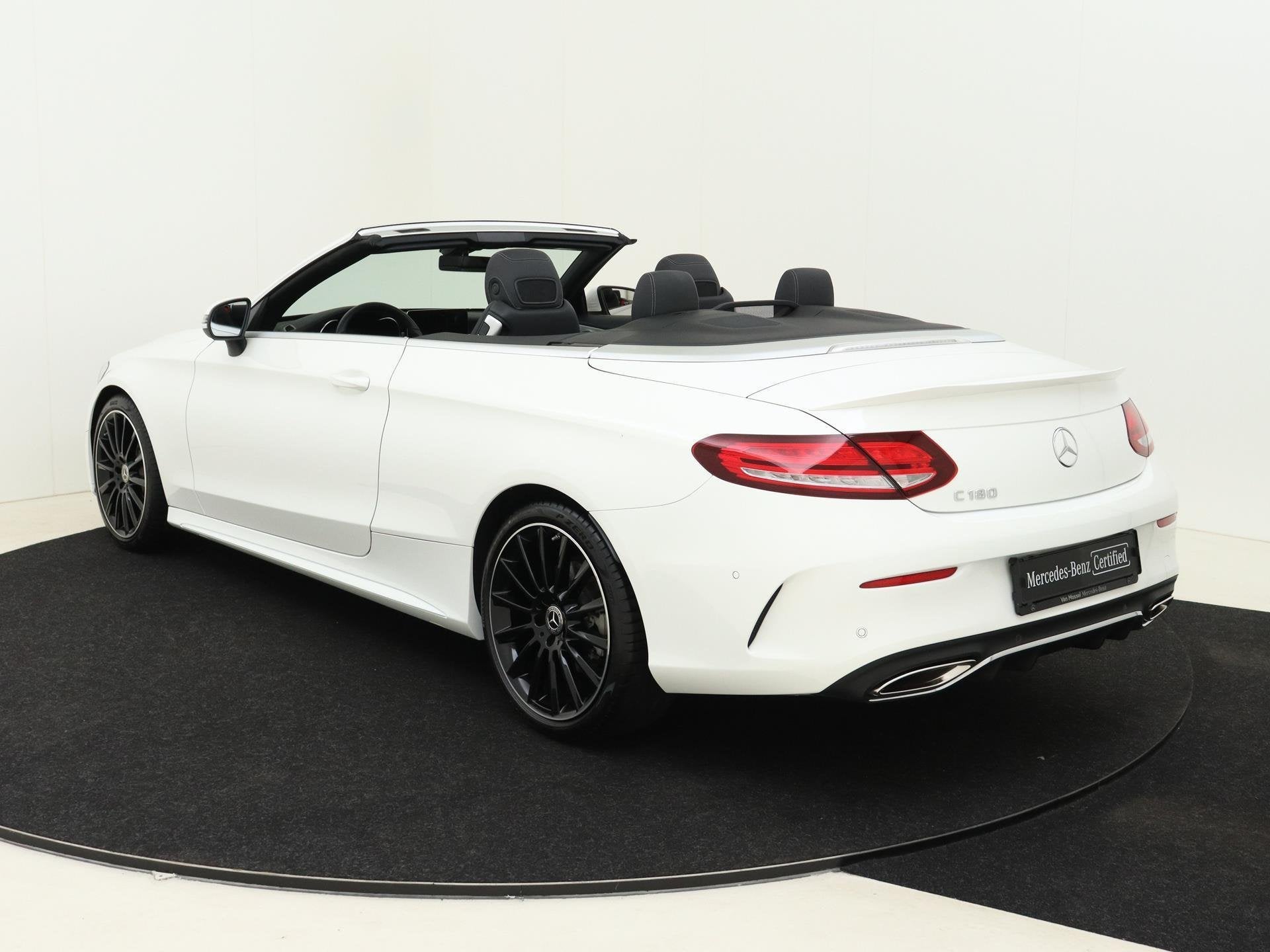 Mercedes-Benz C-klasse Cabrio 180 / AMG Line/ 19 inch/ Wides, Auto's, Automaat, Cabriolet, 4 stoelen, Leder en Stof