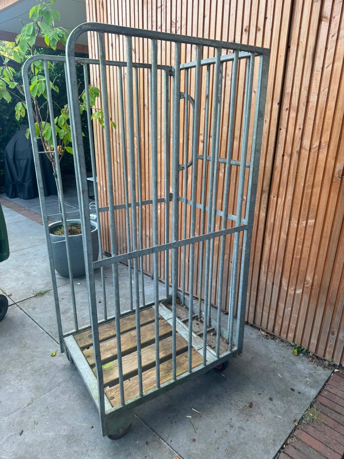 IJzeren PTT transportkar - Vintage rolcontainer, 100 liter of meer, Ophalen, Gebruikt, Transportkar