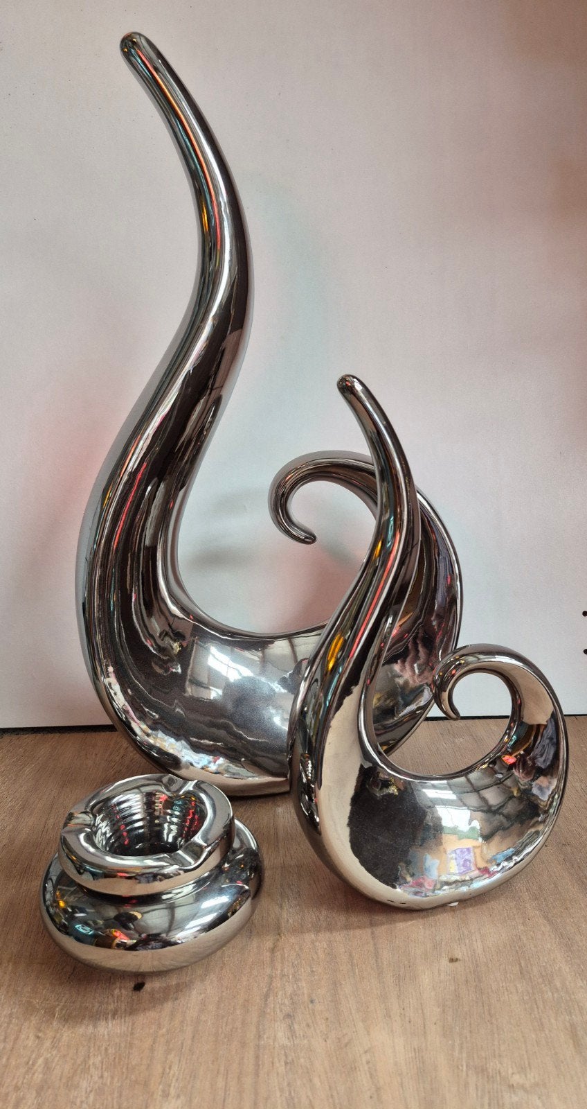 Set van 2 designobjecten met bijbehorende asbak, Ophalen, Zilver, Steen/keramiek