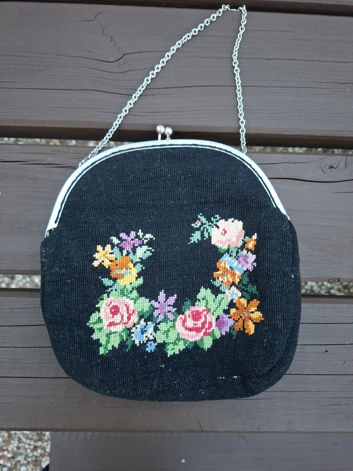 Vintage handgeborduurde handtas met lipstick houder., Antiek en Kunst, Ophalen of Verzenden
