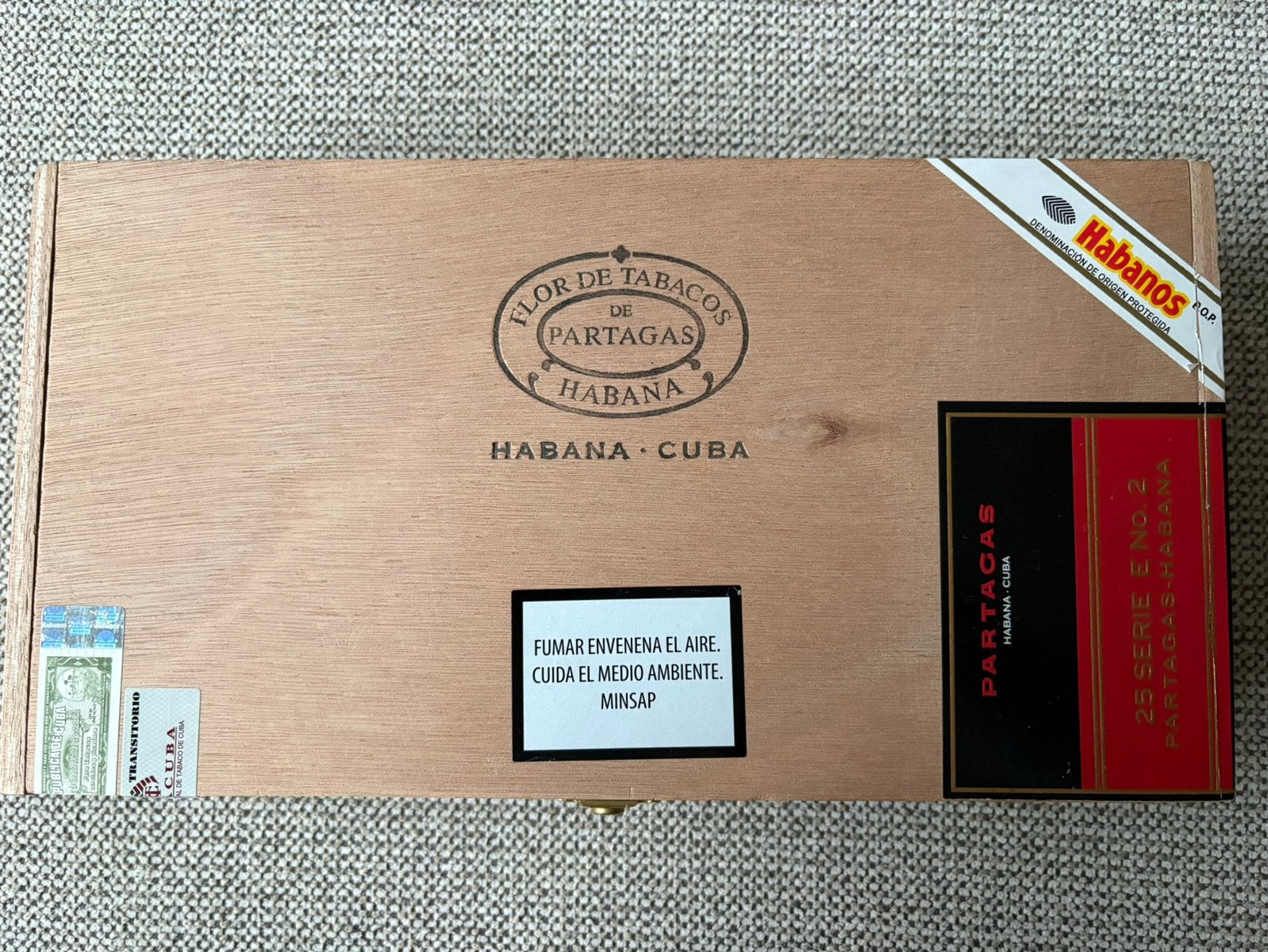 Sigarendoos Partagás Serie E No. 2 (25 stuks) met zegels, Verzamelen, Ophalen, Zo goed als nieuw, Tabaksdoos of Verpakking