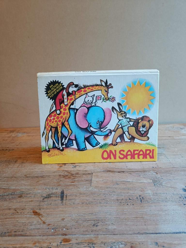 Vintage Popup-boek 'On Safari', Boeken, Kinderboeken | Kleuters, Gelezen, Fictie algemeen, Uitklapboek, Ophalen of Verzenden