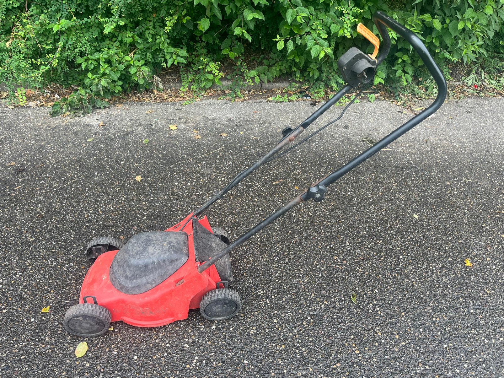 Electrische grasmaaier goed werkend., Tuin en Terras, Ophalen, Cirkelmaaier, Gebruikt, Elektrische grasmaaier