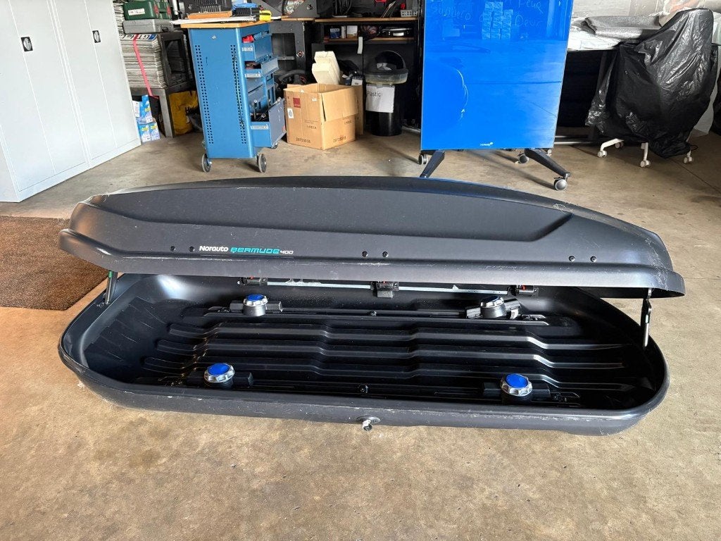 Dakkoffer  Norauto Bermuda 400, Ophalen, Zo goed als nieuw