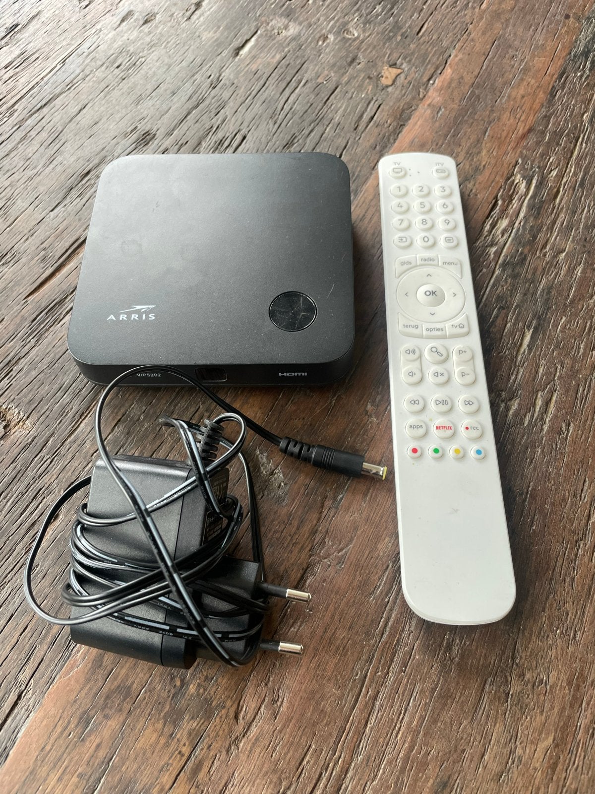 KPN TV ontvanger Arris VIP5202 met afstandsbediening, Ophalen of Verzenden, Zo goed als nieuw, Decoder