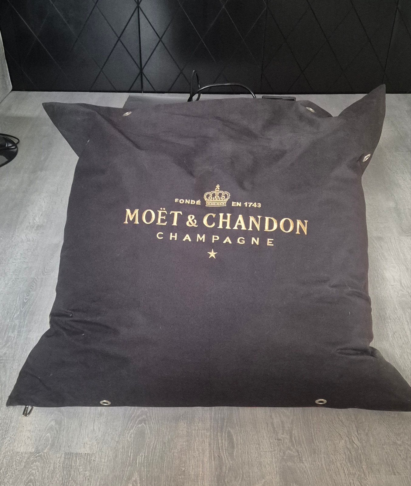 Moët & Chandon Loungekussen / Zitzak - Promotiemateriaal, Ophalen, Gebruikt, Zwart, Zitzak