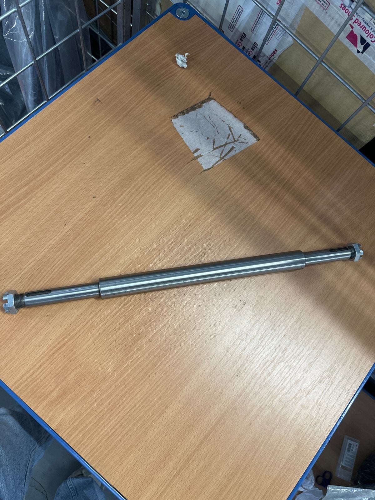 Metalen staaf 50cm lang met schroefdraad en moeren, Auto diversen, Ophalen of Verzenden, Nvt, Nvt, Nvt