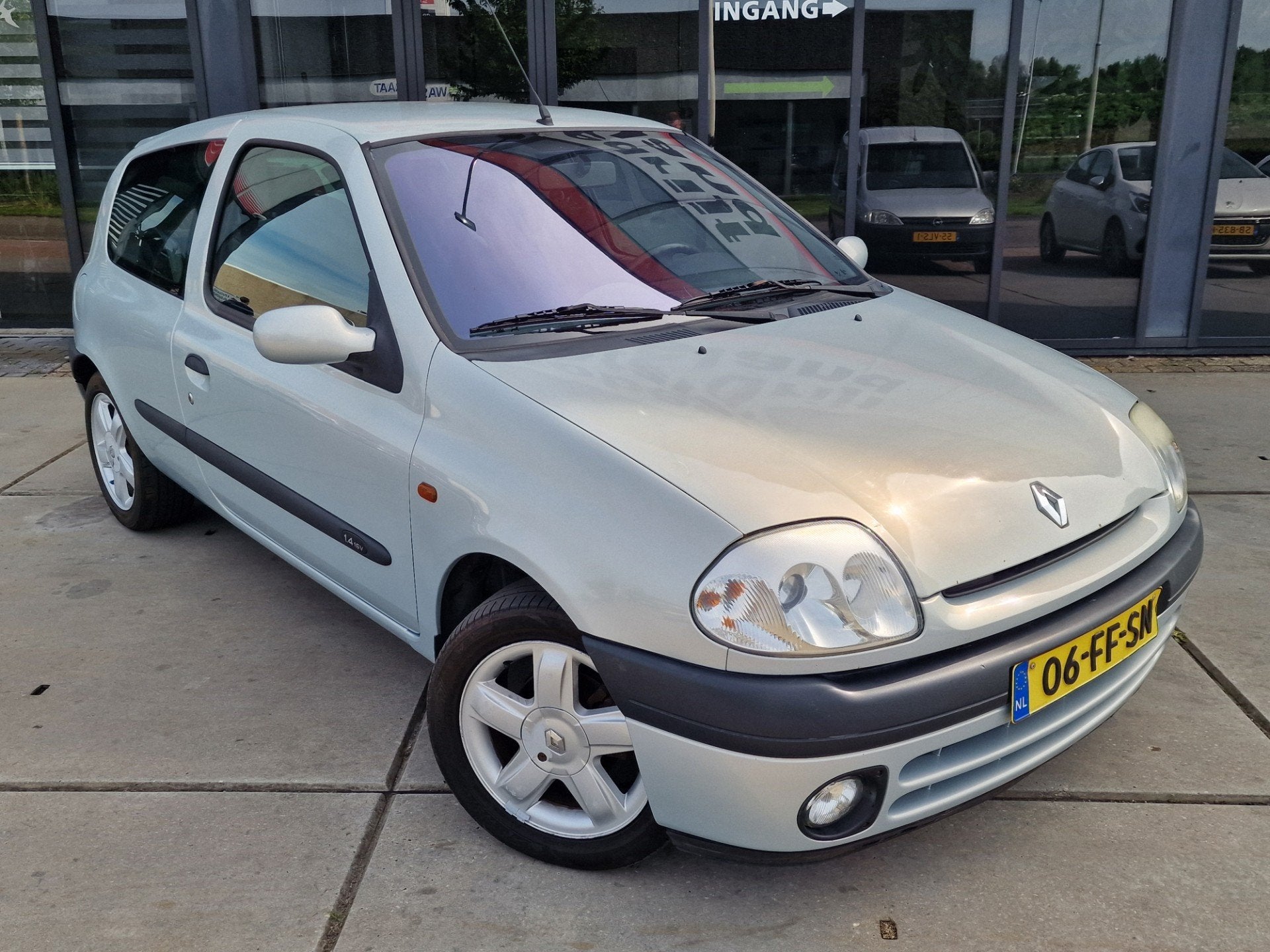 Renault Clio 1.4-16V Si - Airco - Electr Ramen -, Auto's, Renault, Zwart, Handgeschakeld, 955 kg, 1390 cc