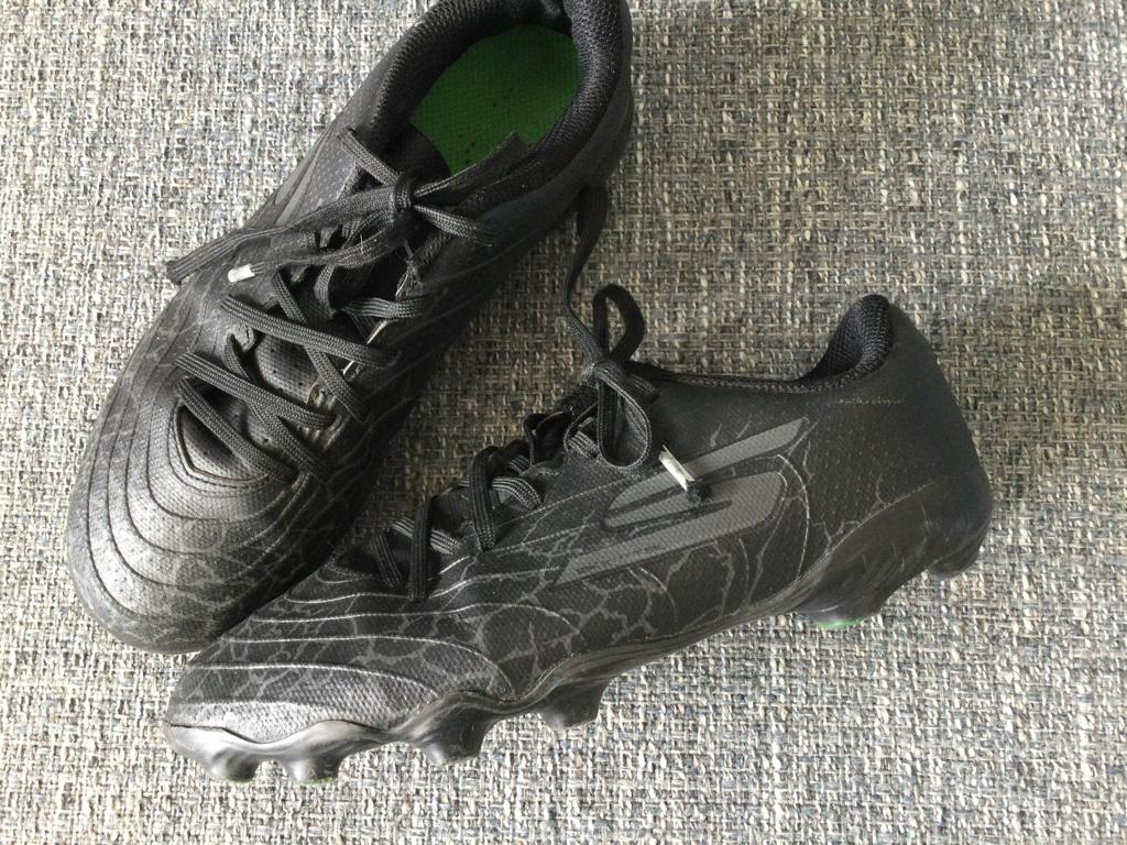 Kinder rugby of hockey schoenen, Ophalen of Verzenden, Gebruikt, Schoenen