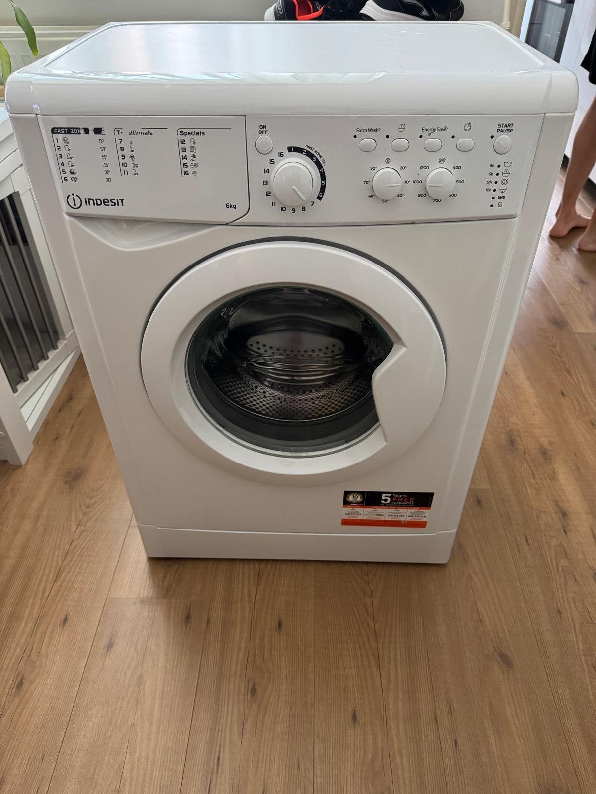 Compacte Indesit wasmachine - 4-6 kg, Witgoed en Apparatuur, Ophalen, 4 tot 6 kg, Voorlader, 85 tot 90 cm