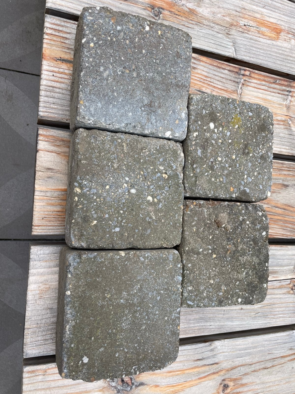 GRATIS Gebruikte betonnen klinkers voor tuin, Tuin en Terras, Tegels en Klinkers, Ophalen, Gebruikt, Klinkers, 5 tot 10 m²
