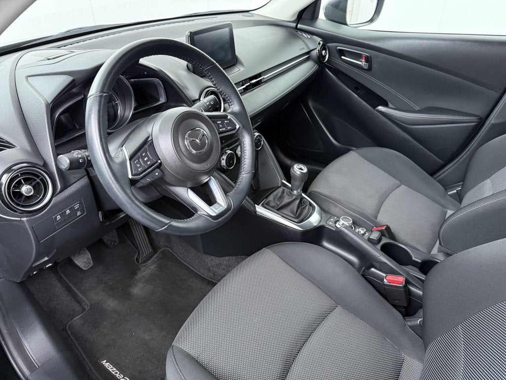 Mazda 2 SKYACTIV-G 90 GT-M / Head-up / Camera / Keyless entr, Auto's, Stof, Zwart, Origineel Nederlands, Handgeschakeld