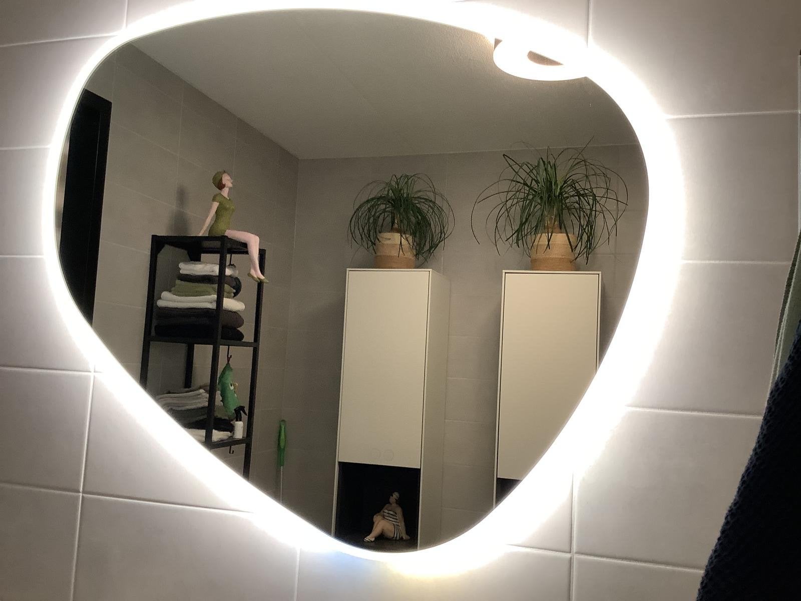Organische spiegel met LED verlichting (defect in led), Gebruikt, Ophalen of Verzenden, 75 tot 100 cm, Minder dan 100 cm