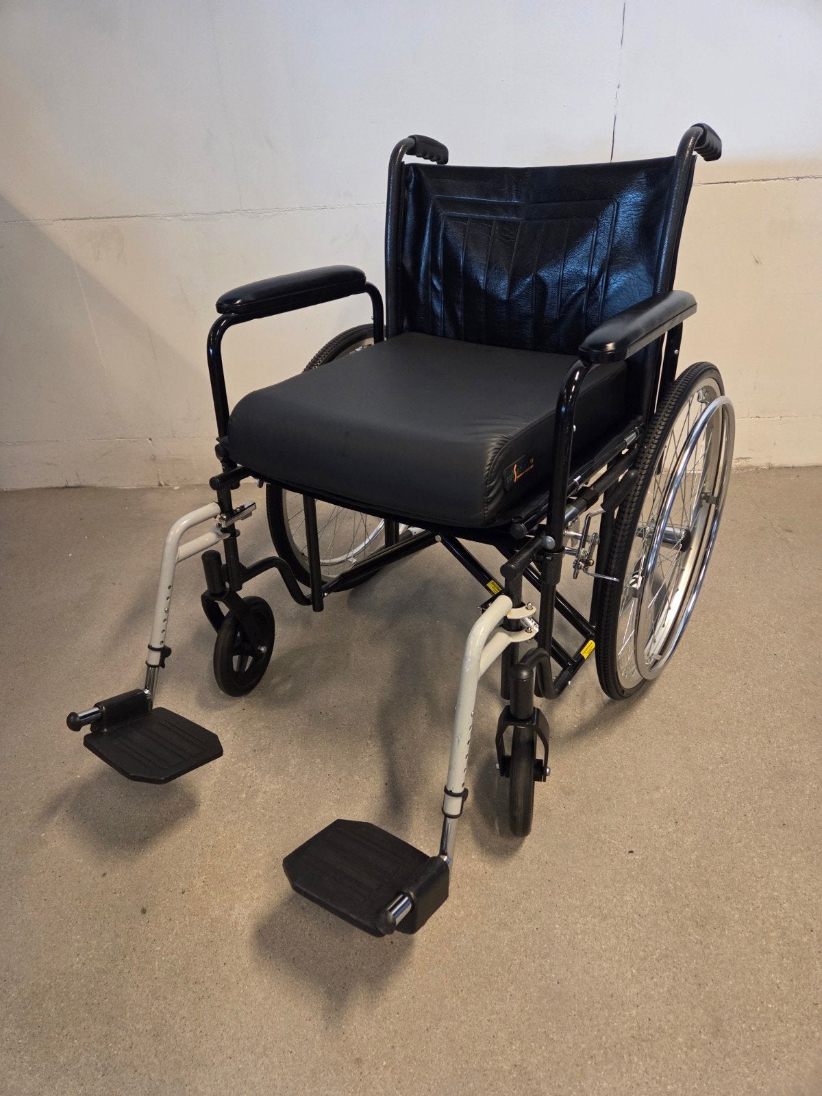 XL rolstoel zitbreedte 55 cm., Diversen, Ophalen, Inklapbaar, Duwrolstoel