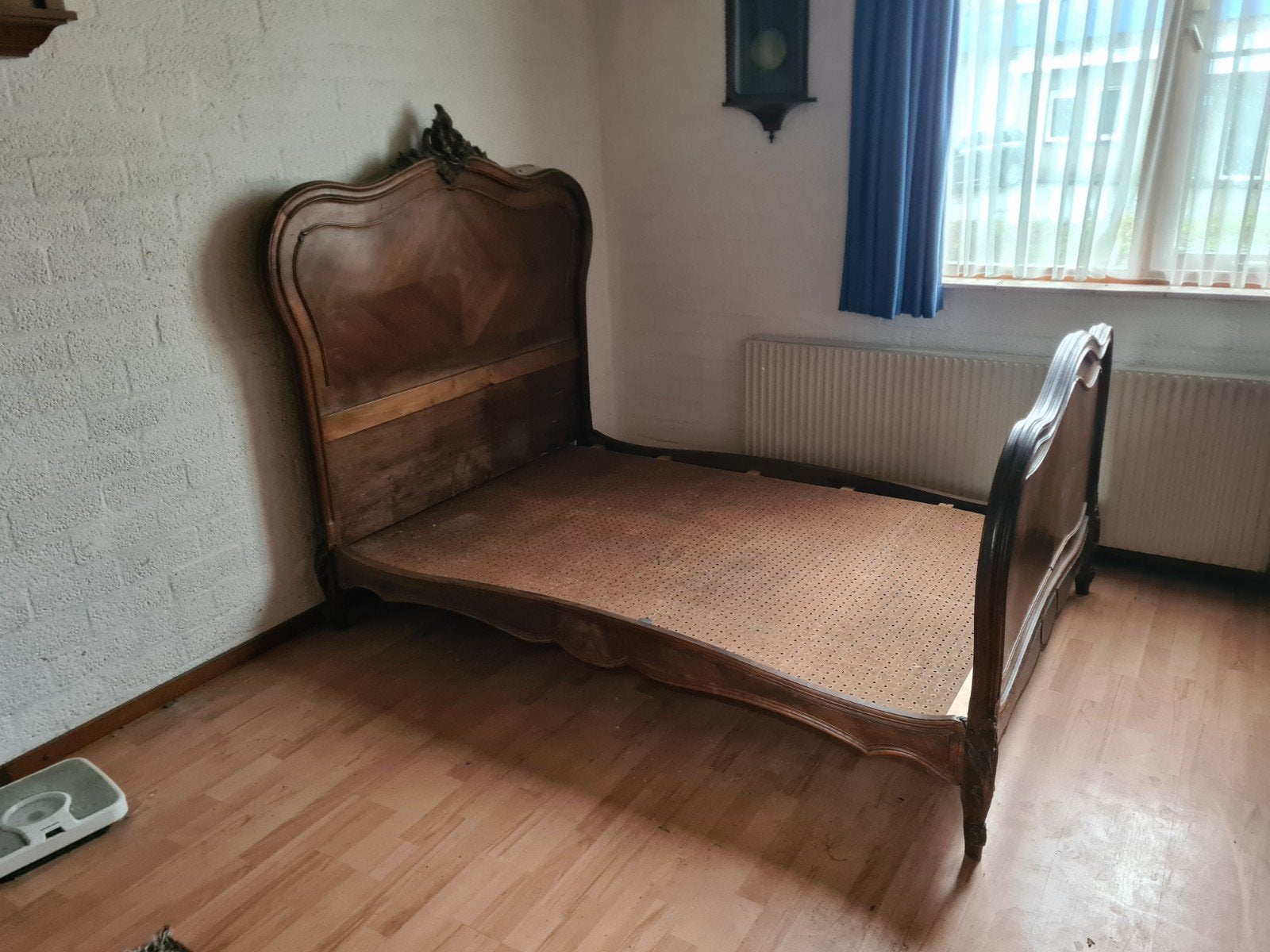 Antieke slaapkamer:Kledingkast, Commode, 2 Nachtkastjes, Antiek en Kunst, Ophalen