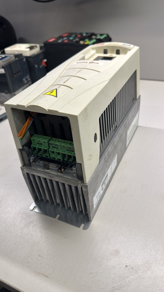 ABB ACH550 HVAC frequentieregelaar 5,5 kW 400V – 2 stuks, Hobby en Vrije tijd, Elektronica-componenten, Gebruikt, Ophalen of Verzenden
