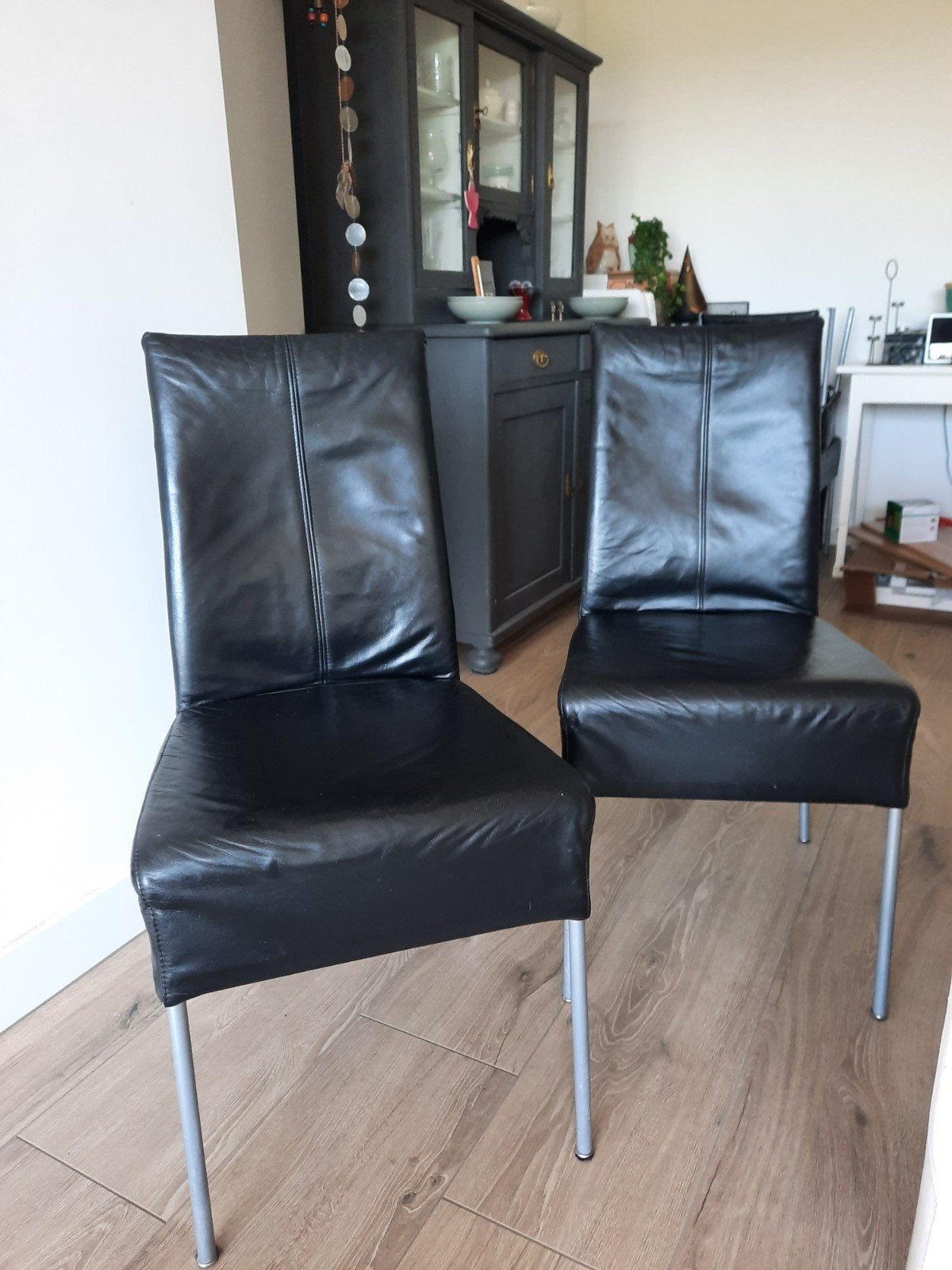 4 eettafelstoelen zwart leer, zithoogte , hoogt , breedte, Huis en Inrichting, Stoelen, Ophalen, Gebruikt, Zwart, Leer