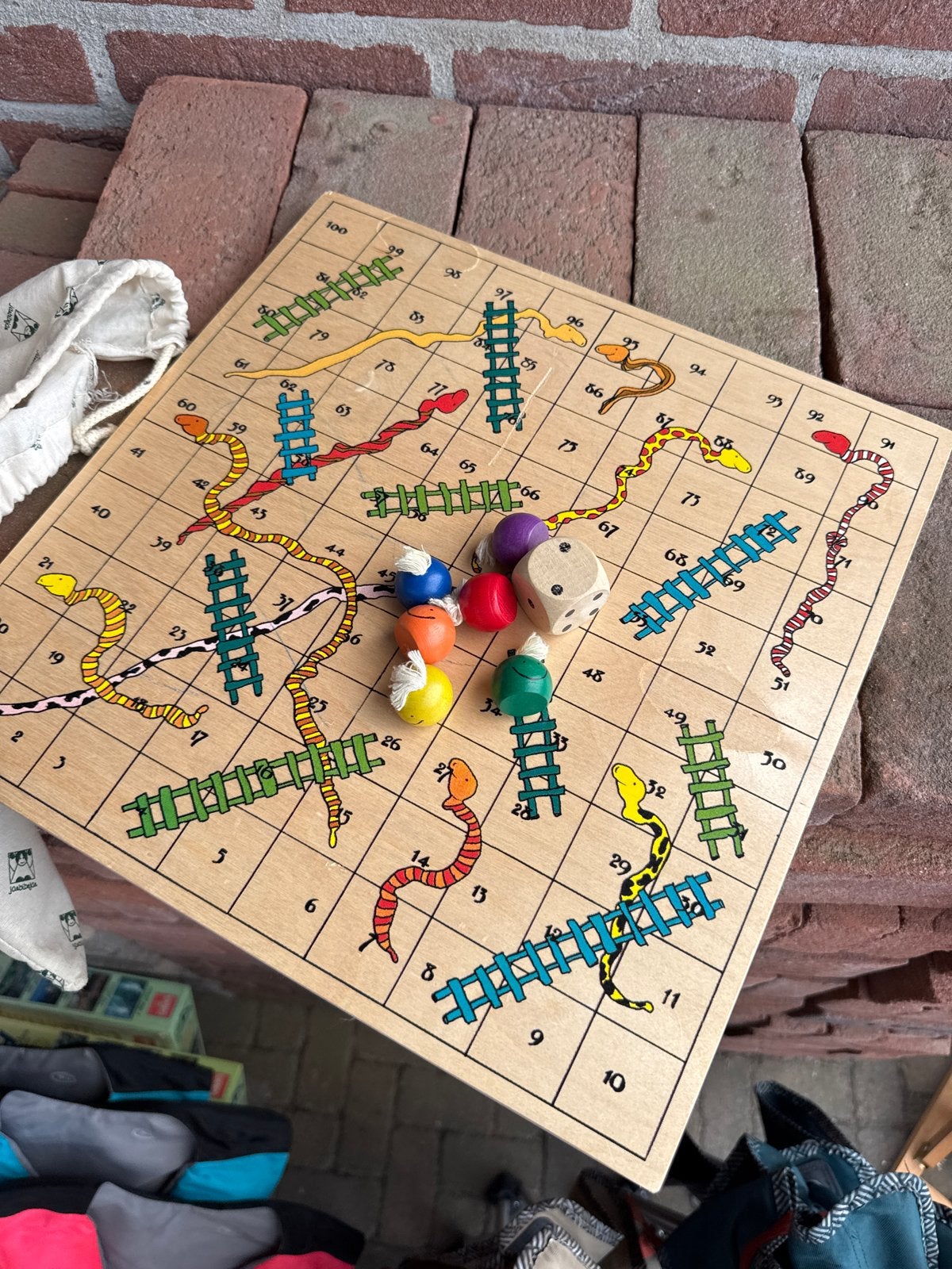 Slangen en ladders bordspel van hout, Hobby en Vrije tijd, Gezelschapsspellen | Bordspellen, Drie of vier spelers, Ophalen of Verzenden