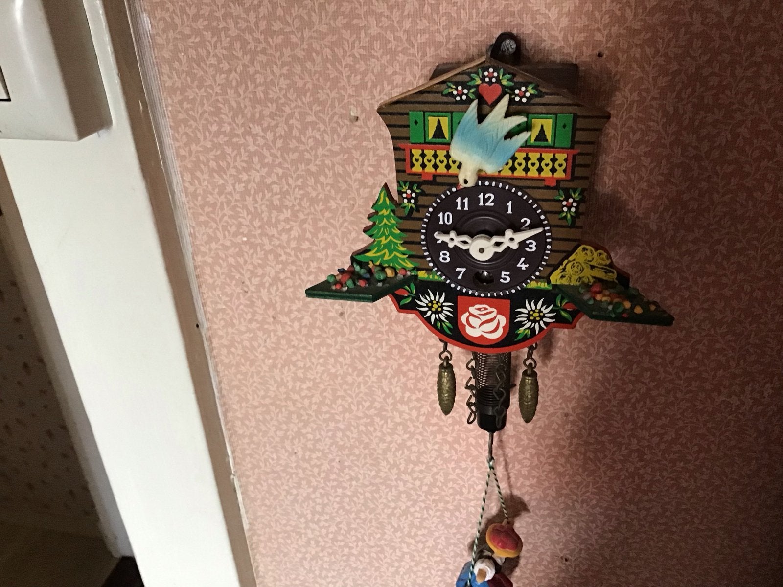 Leuke Koekoeksklok - Wandklok met bewegende figuur, Ophalen of Verzenden, Gebruikt, Analoog, Wandklok