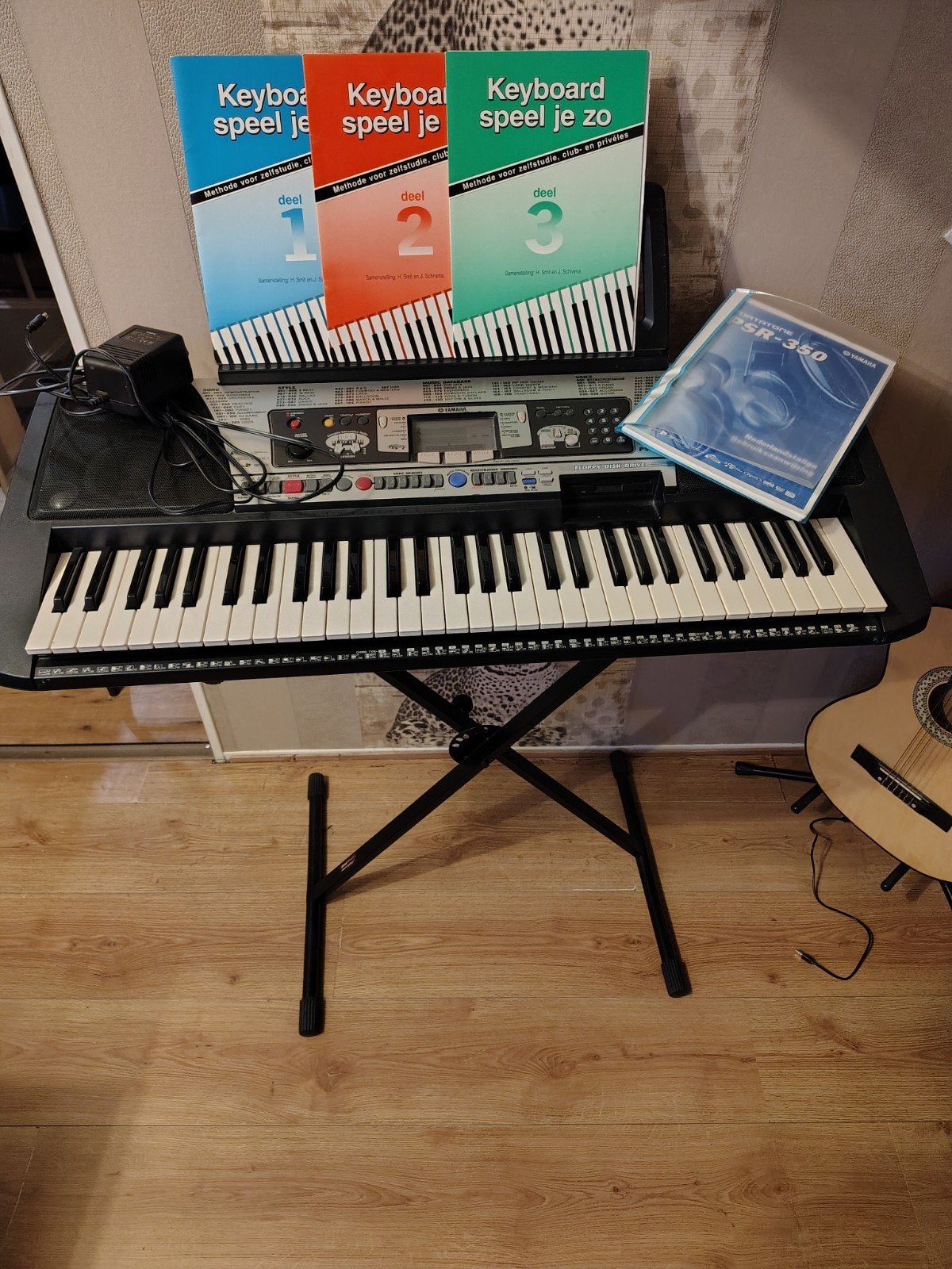 Yamaha PSR-350 Keyboard met standaard en lesboeken, Ophalen, Yamaha, Met standaard, 61 toetsen