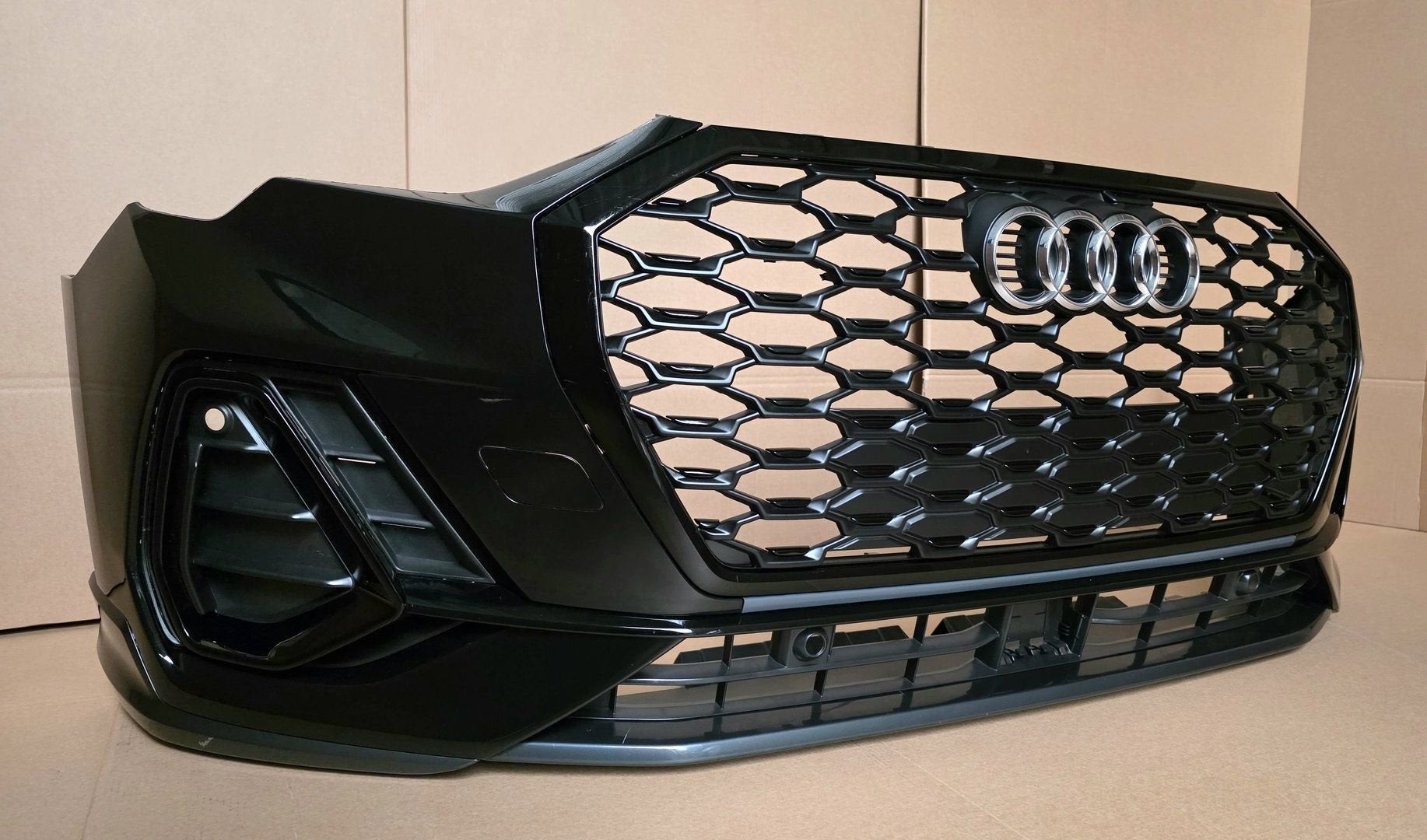 Voorbumper Audi Q3 83A F3 S-line SLINE SPORTBACK BUMPER LY9T, Gebruikt, -, Voor, Bumper
