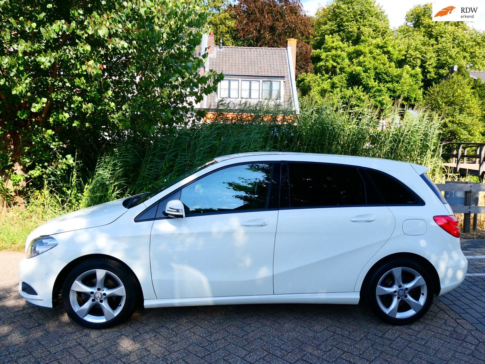 Mercedes-Benz B-klasse 180 Automaat 122pk Clima Cruise LED P, Euro 5, Gebruikt, 4 cilinders, 1595 cc
