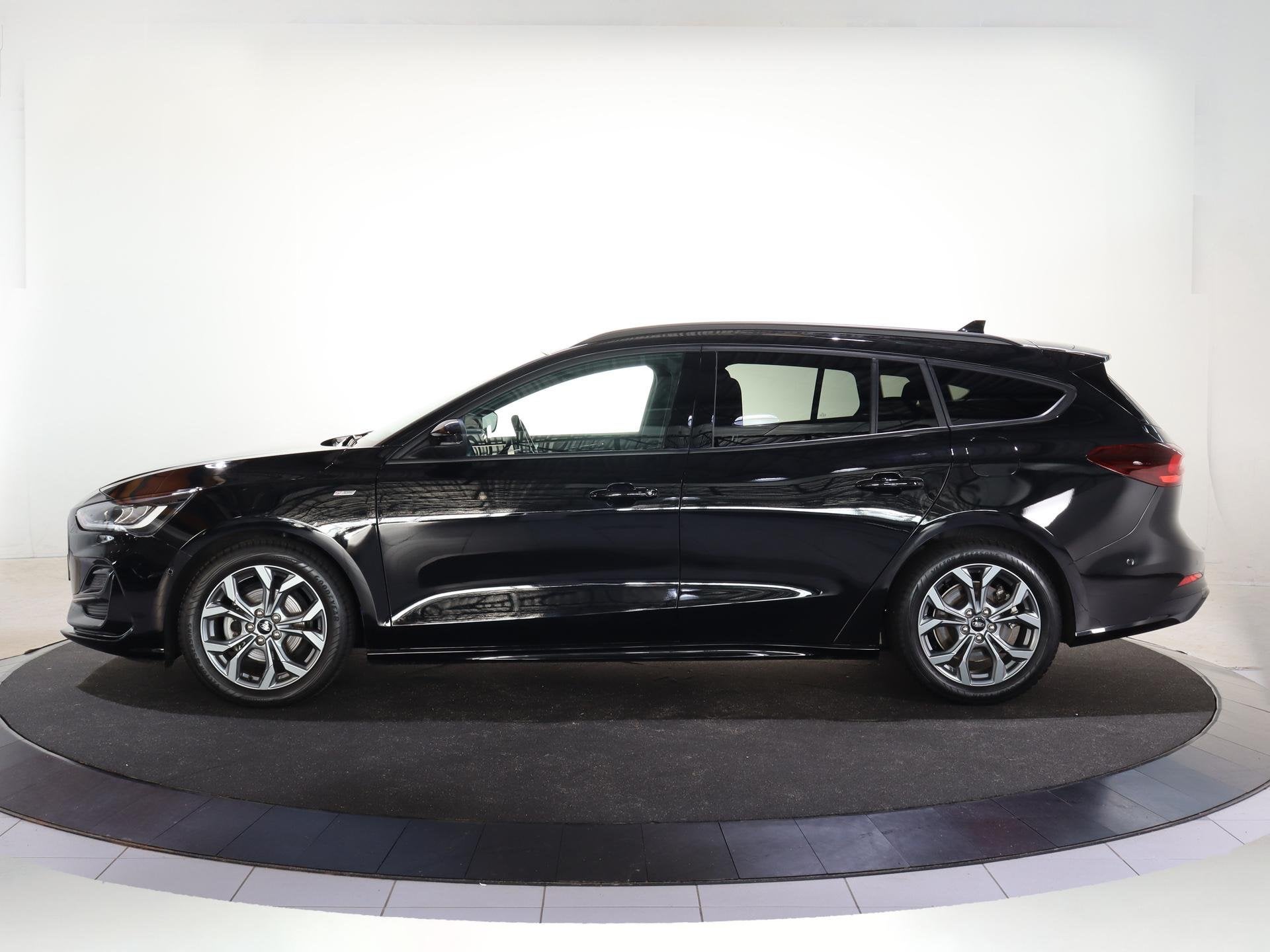 Foto 5 van Ford Focus Wagon 1.0 EcoBoost Hybrid ST Line X | Trekhaak |
