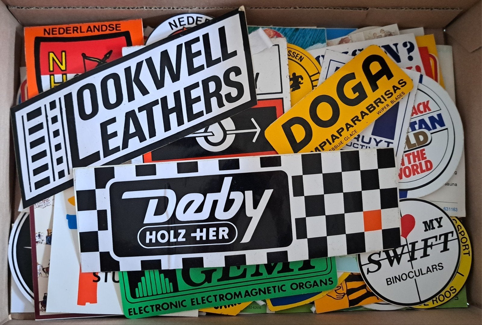 Doos vintage stickers ruim 2.5 kilo partij stickers, Verzamelen, Stickers, Ophalen of Verzenden, Zo goed als nieuw