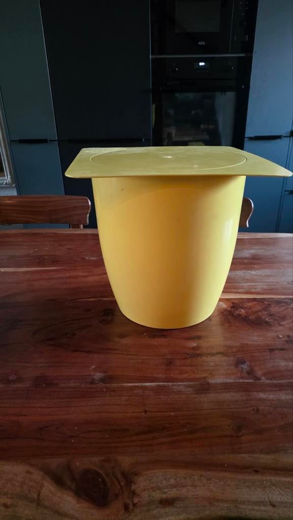 Vintage 1980s Danone Plastic Storage Stool / Side Table / To, Ophalen of Verzenden