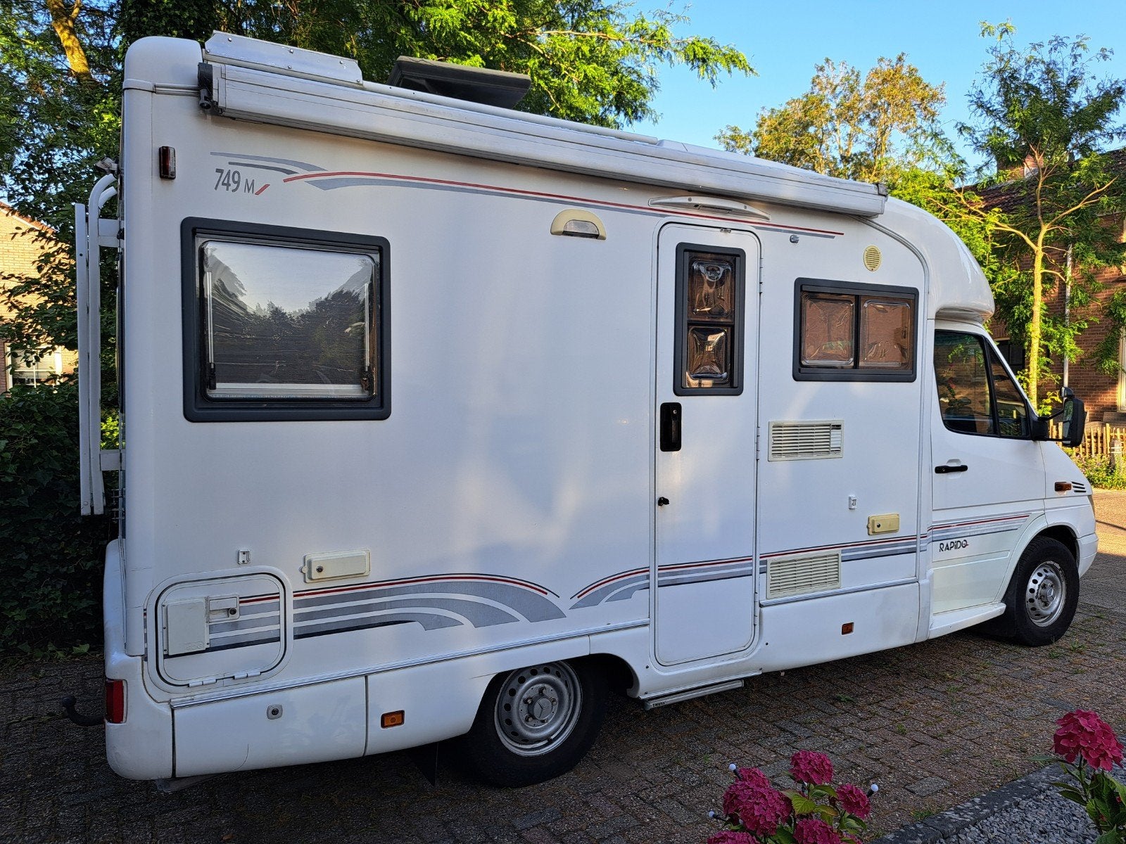 Mercedes Rapido Le Randonneur 130 PK /airco/Frans bed, Afzuigkap, Chemisch toilet, Luifel, Treinzit