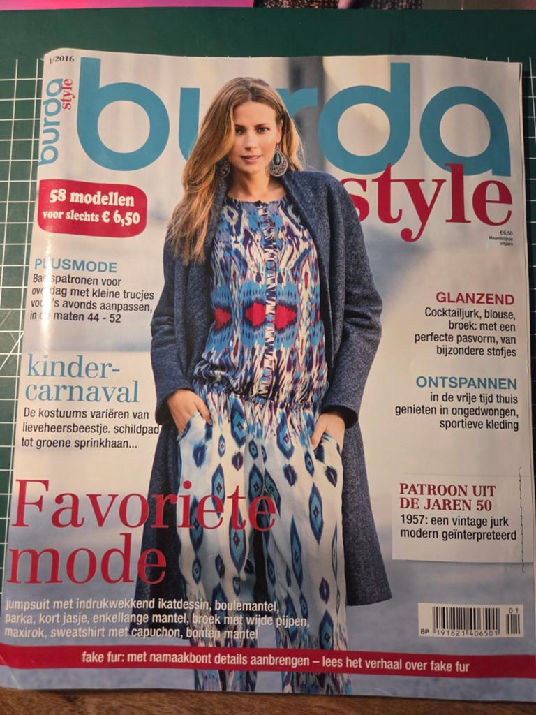 Burda Style 1/2016 - Compleet en omgebruikt, Hobby en Vrije tijd, Kledingpatronen, Ophalen of Verzenden, Gebruikt, Vrouw, Burda