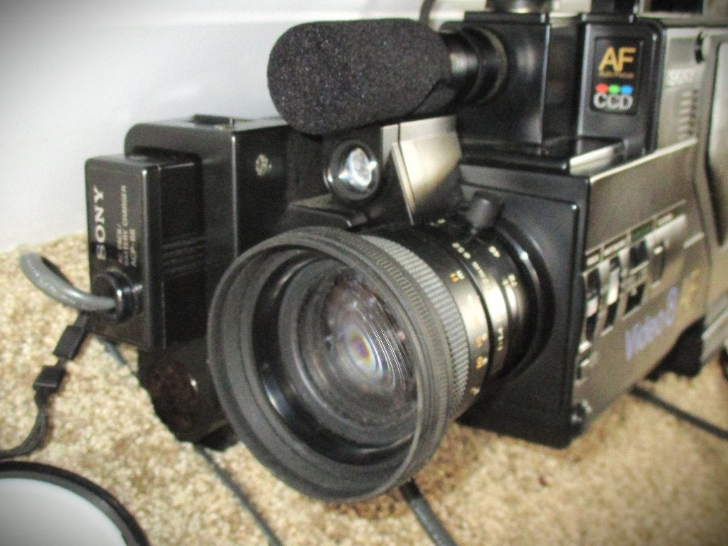 Foto 12 van Sony Handycam CCD V8 AF~Incl.Aver Media Ezmaker en Koffer