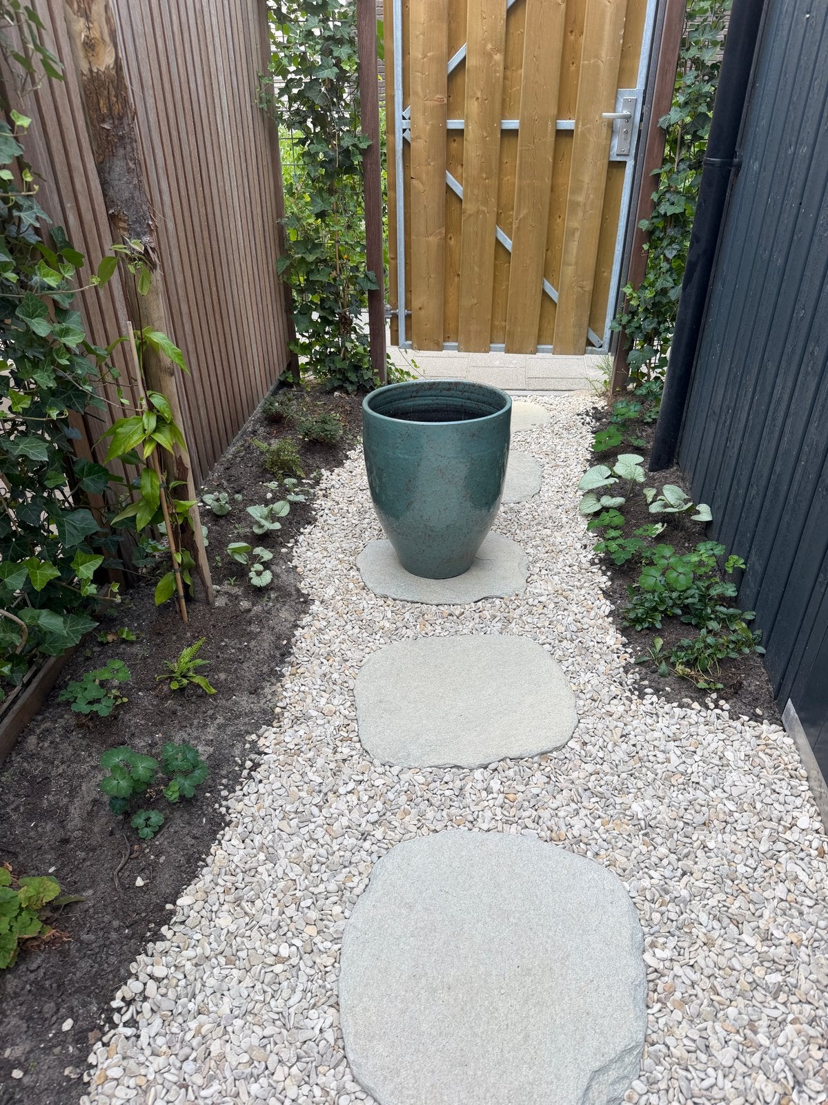 Grote Groene Bloempot voor Buiten - Zo goed als nieuw, Tuin en Terras, Bloempotten, Balkon, Rond, Zo goed als nieuw, Aardewerk