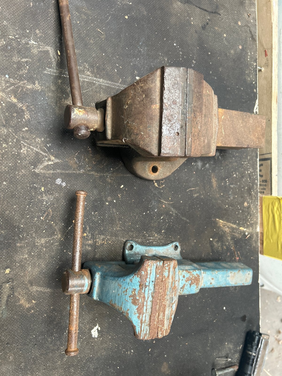 Set van 2 vintage bankschroeven - Gebruikt, Ophalen, Gebruikt, Bankschroef, Overige merken